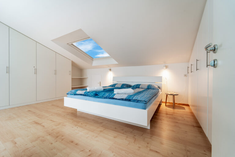 Bett von rechts