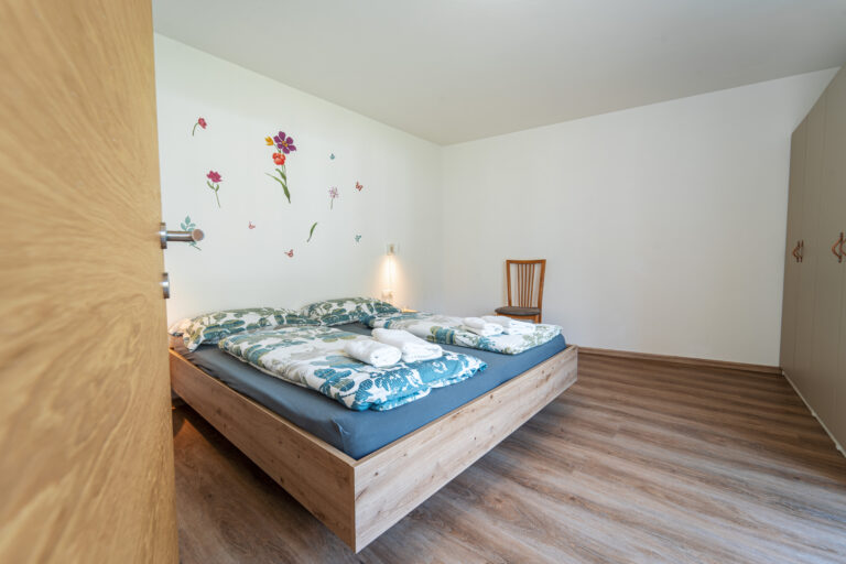 Schlafzimmer von Tür aus