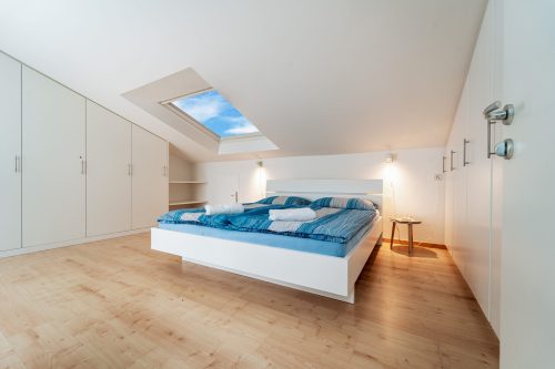 Bett von rechts